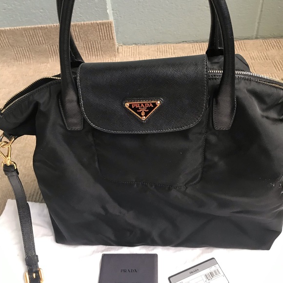 Prada Handbag Authentic. - Picture 3 of 14